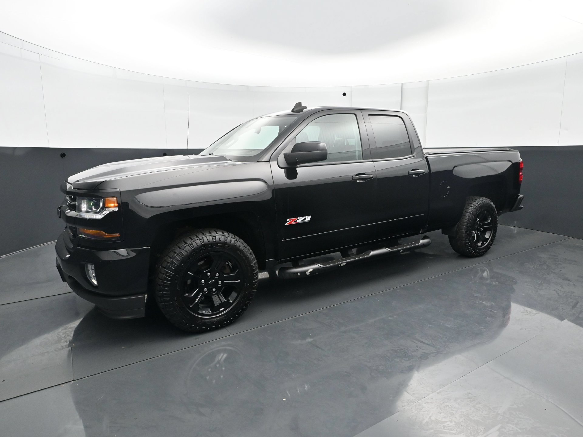 Used 2018 Chevrolet Silverado 1500 LT Z71 with VIN 1GCVKREC7JZ237086 for sale in White Bear Lake, Minnesota