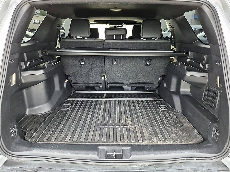 Used 2025 Cutting Edge Toyota SR5 image 33