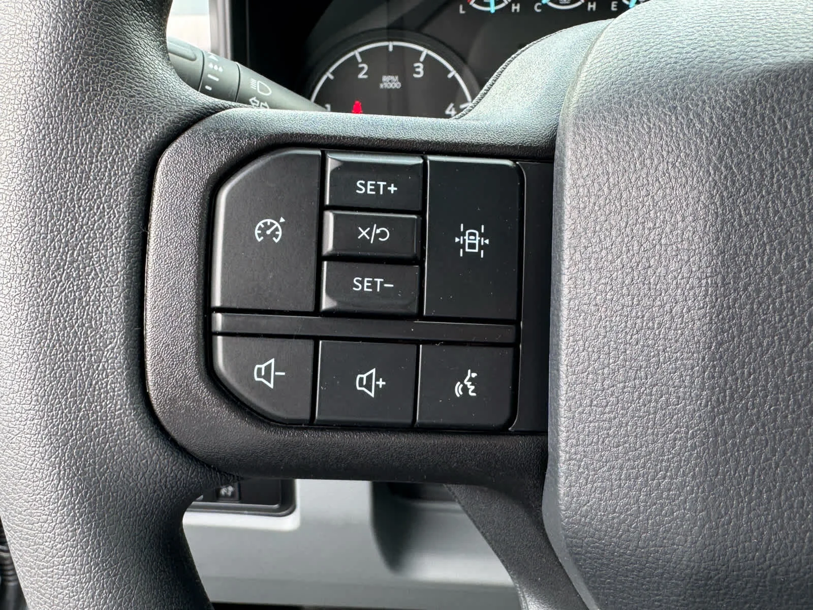 New 2026 Oxford White Ford F-550® XL image 22