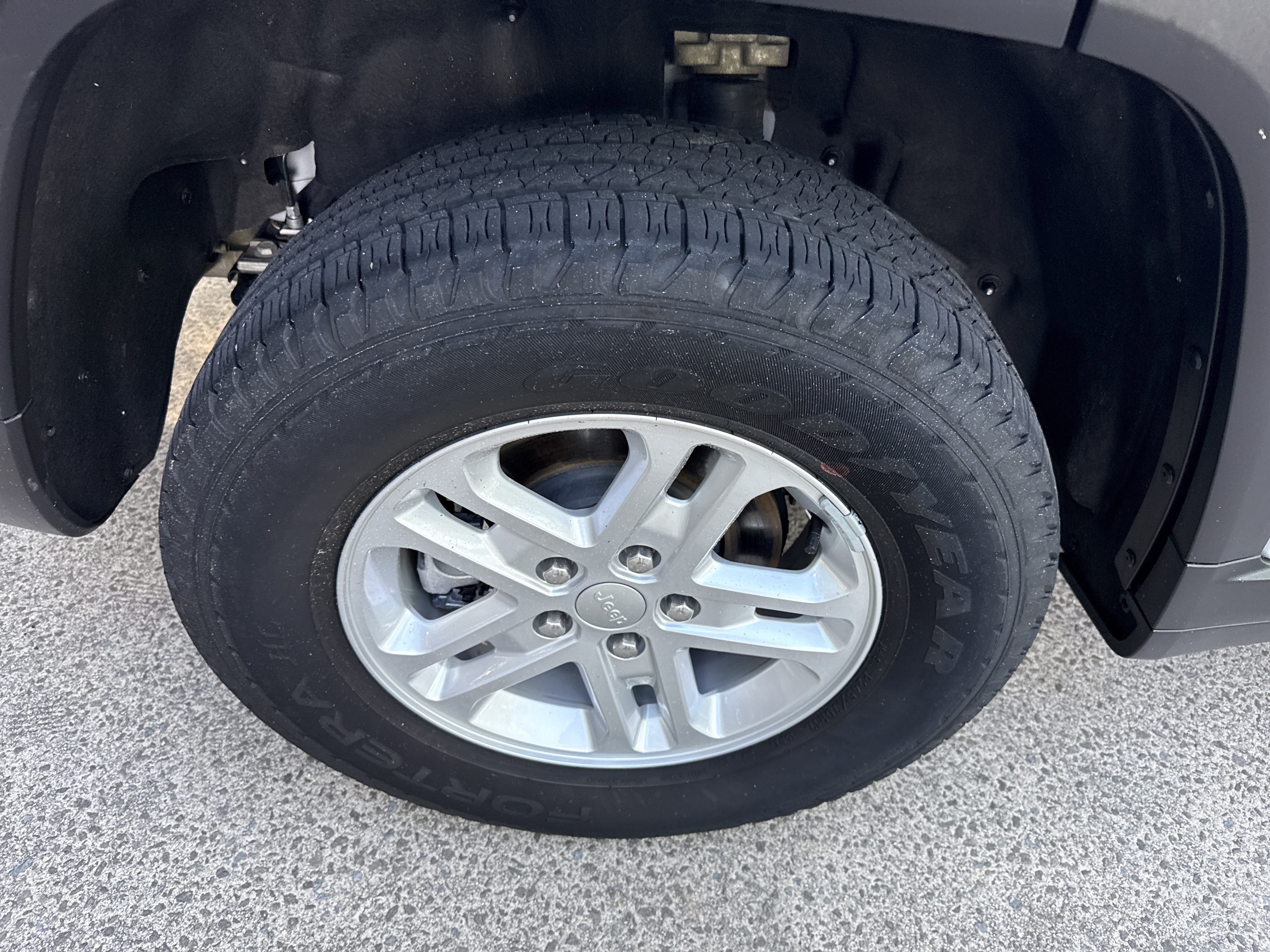 Certified Used 2023 Silver Zynith Jeep Laredo image 17