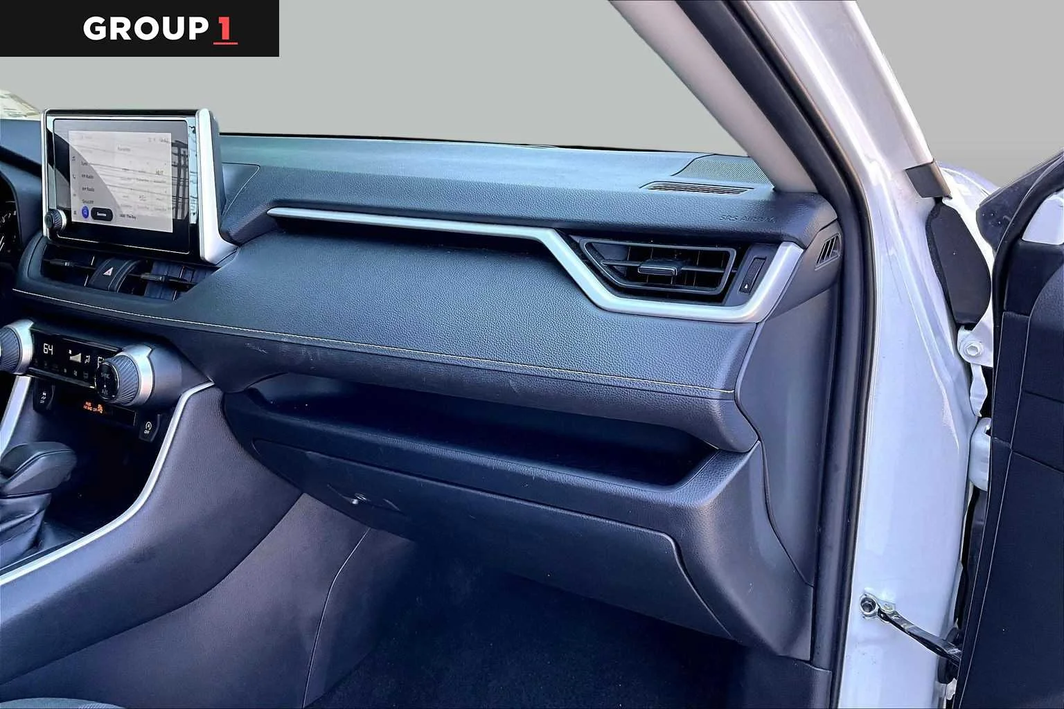 Used 2025 Ice Cap Toyota XLE image 19