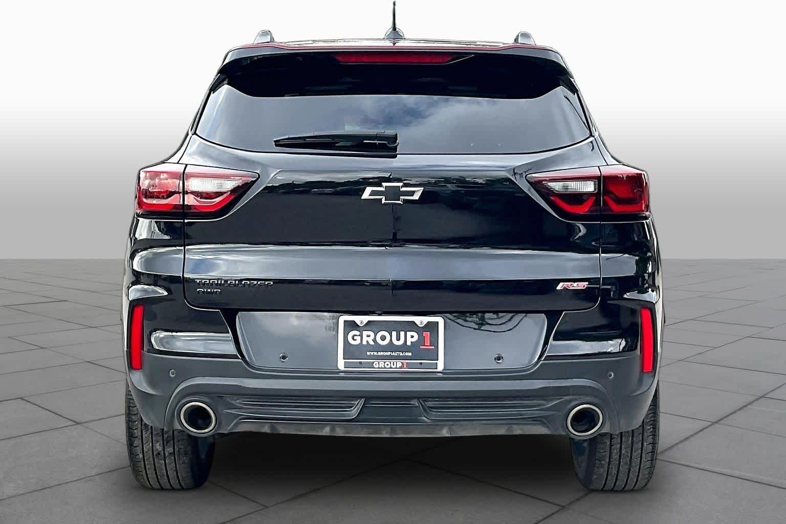 Used 2025 Mosaic Black Metallic Chevrolet RS image 5