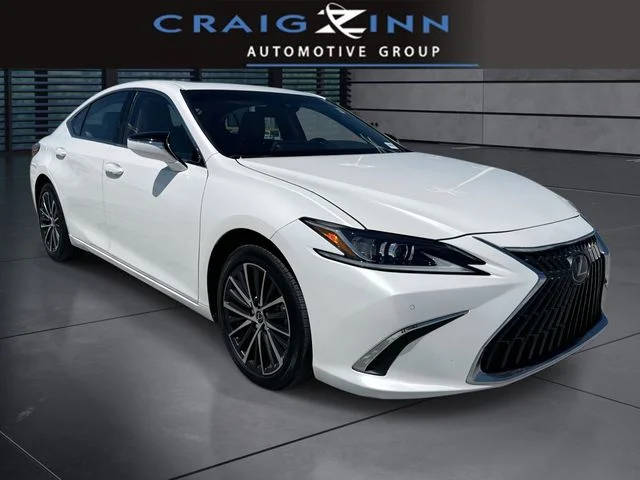 Used 2024 White Lexus 350 image 1