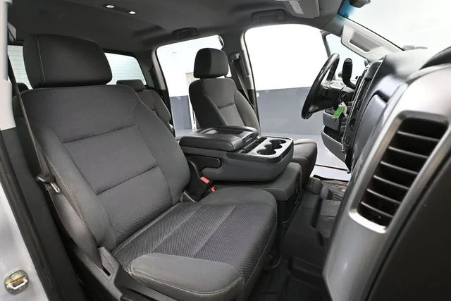 Used 2019 Silver Chevrolet LT image 43