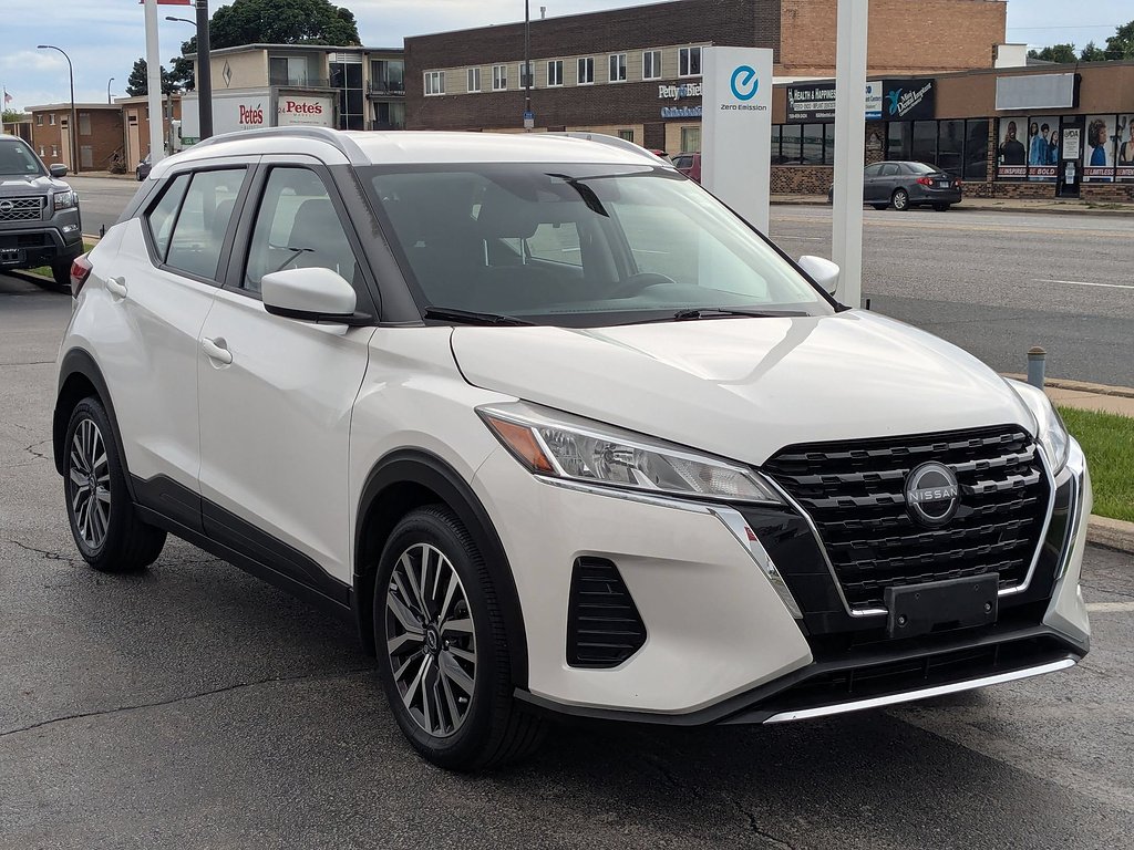 Used 2022 Aspen White Tricoat Nissan SV image 63