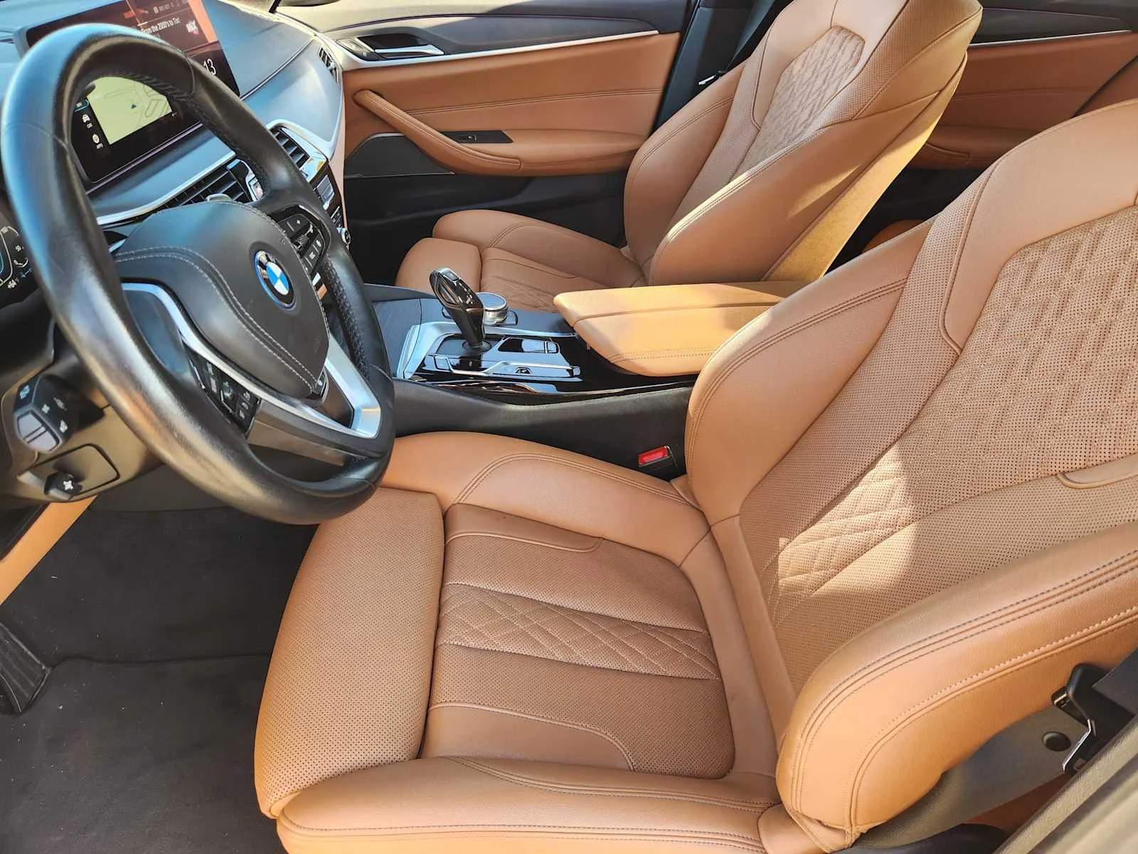 Certified Used 2023 Alpine White BMW 530e xDrive image 9