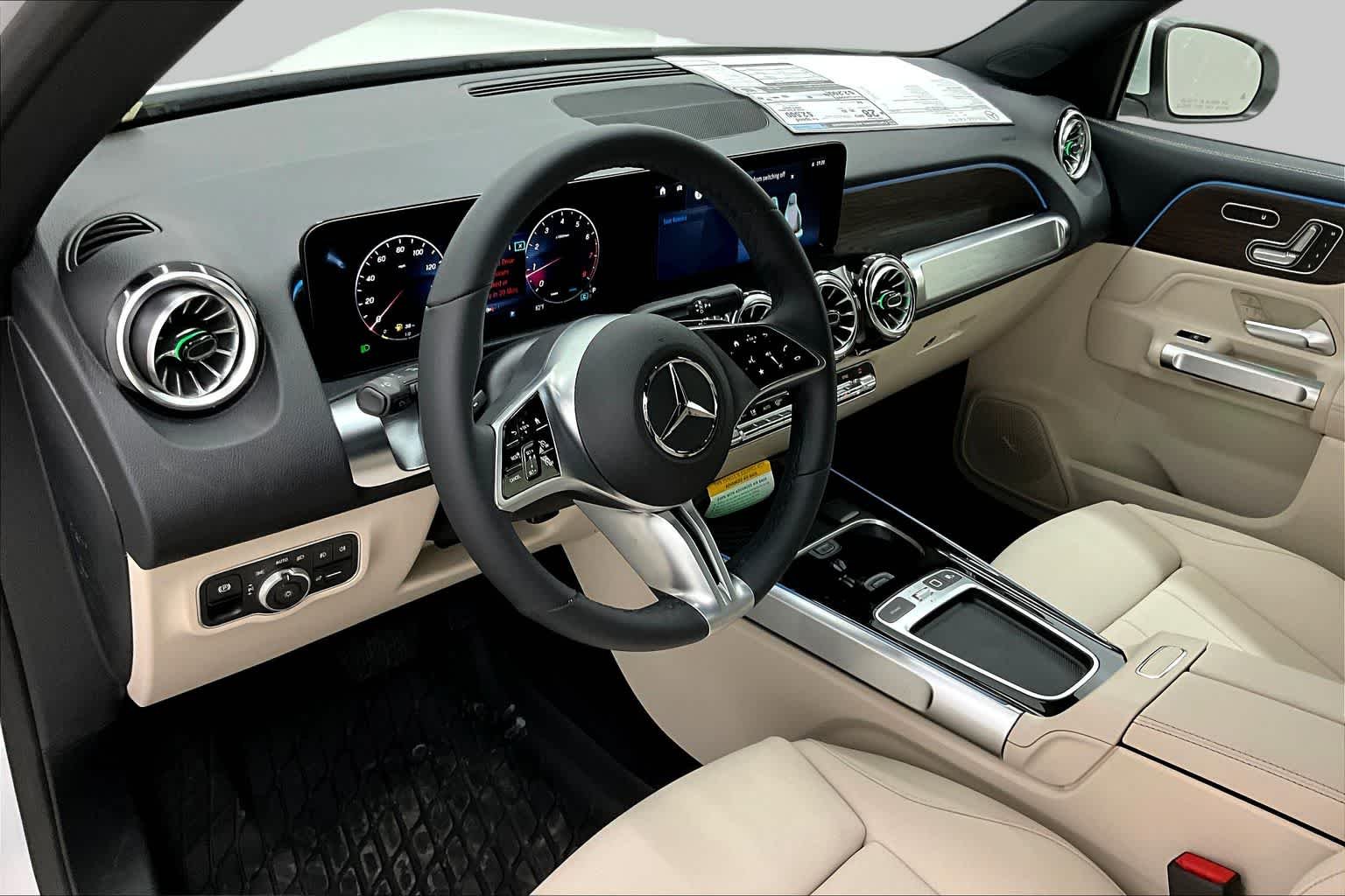 New 2026 Polar White Mercedes-Benz GLB 250 image 8
