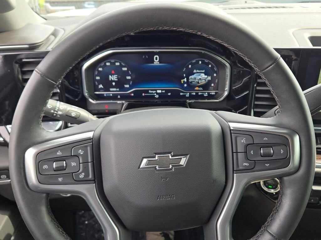 Used 2024 White Chevrolet RST image 31