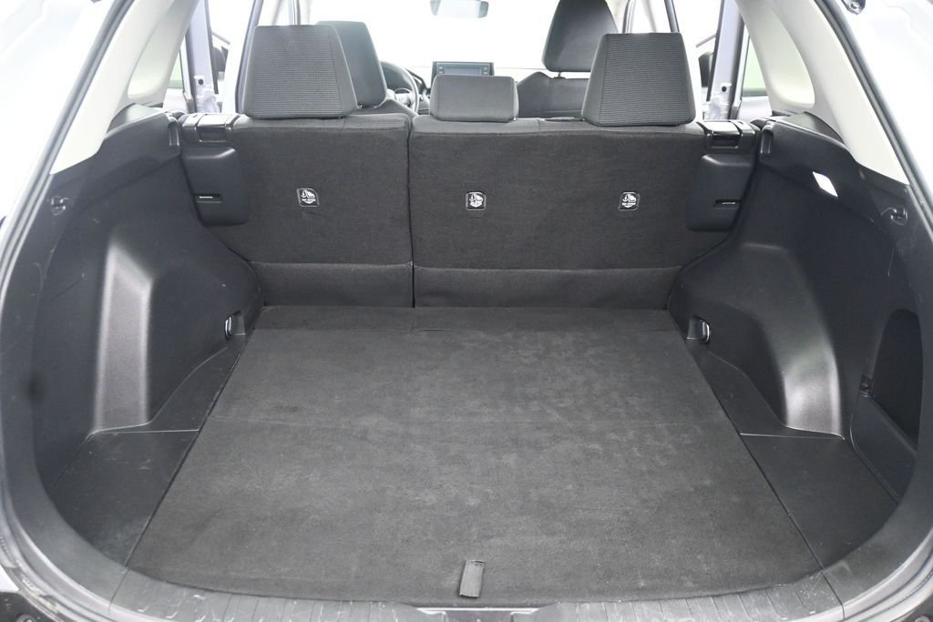 Used 2022 Silver Toyota LE image 28