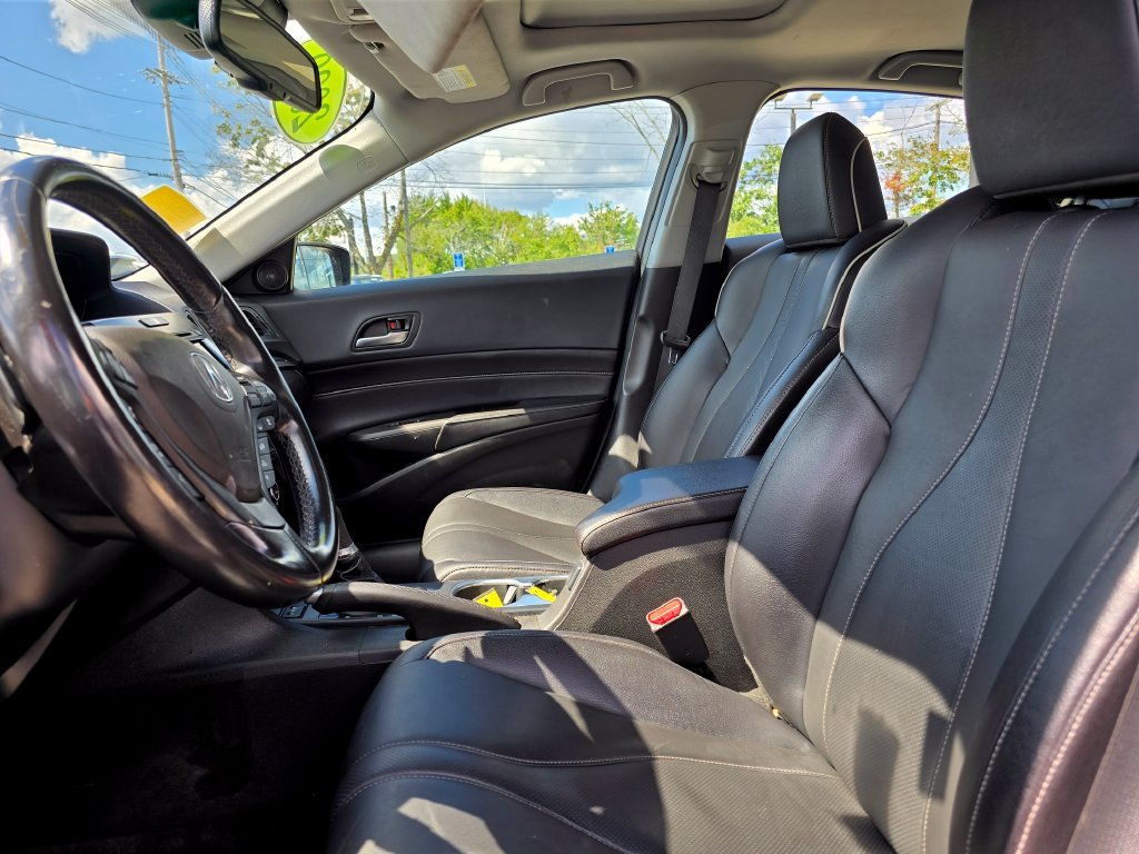 Used 2020  Acura Premium Package image 19