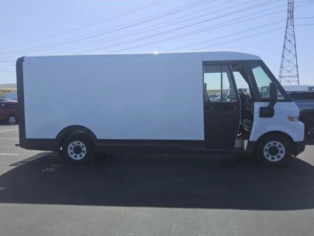 Used 2024 Oyster White BrightDrop EJY image 12