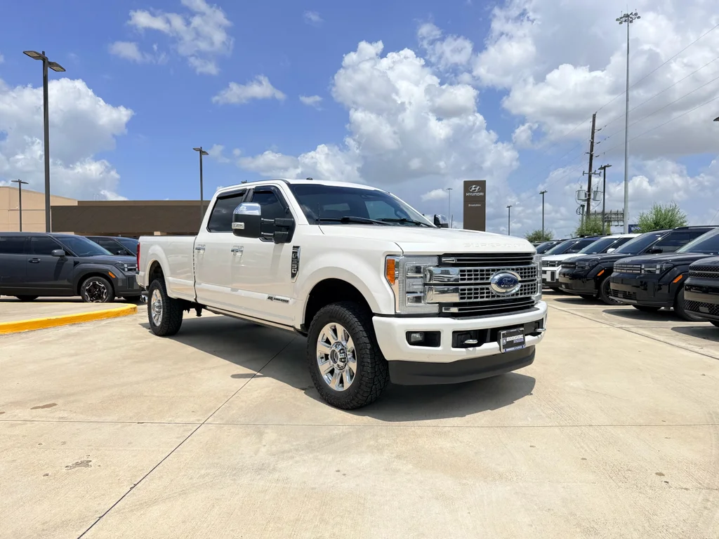Used 2018 White Platinum Metallic Tri-Coat Ford Platinum image 3