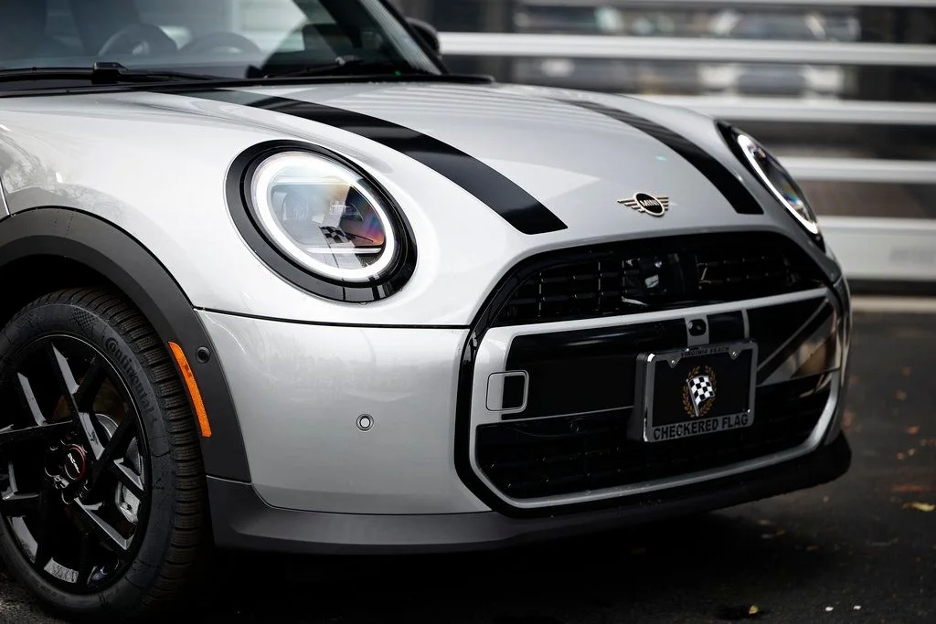 New 2026 Silver MINI Iconic image 2