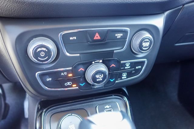 Used 2020 White Jeep Limited image 18