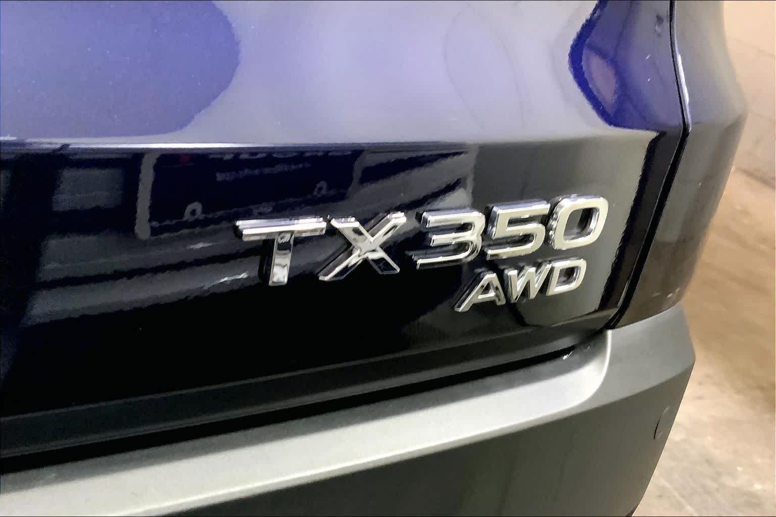 Used 2025 Nightfall Mica Lexus Premium image 10