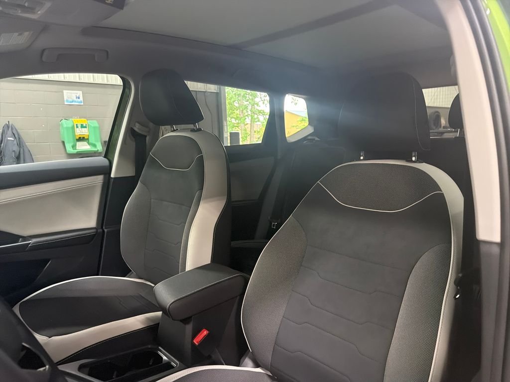 New 2026 Green Volkswagen 1.5T SE image 10