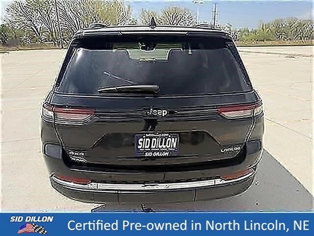 Used 2023 Diamond Black Crystal Pearlcoat Jeep Laredo image 5