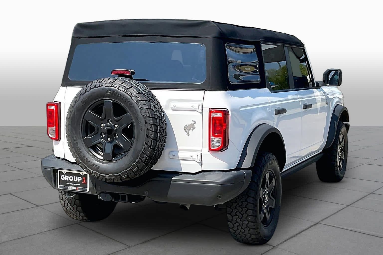 Used 2023 Oxford White Ford Black Diamond image 13
