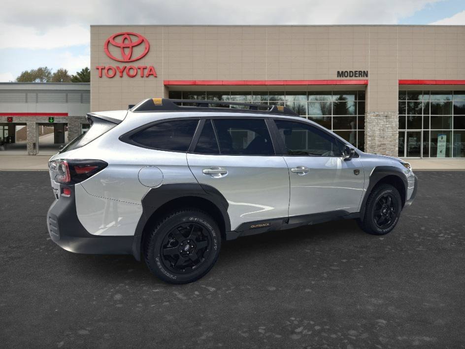 Used 2025 Ice Silver Metallic Subaru Wilderness image 4