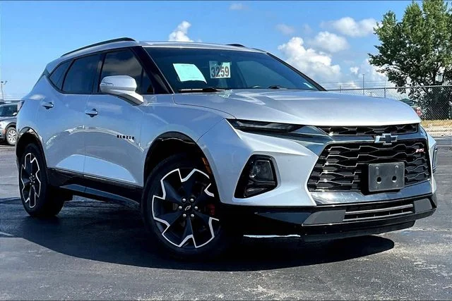 Used 2021 Silver Chevrolet RS image 2