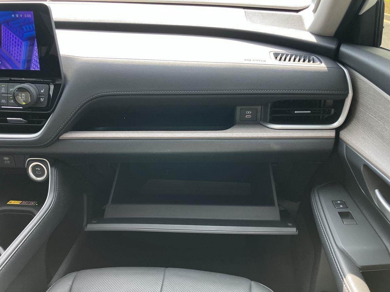 Used 2025 White (Wind Chill Pearl) Toyota Limited image 18
