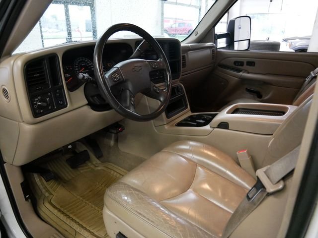 Used 2006 Summit White Chevrolet LT image 9