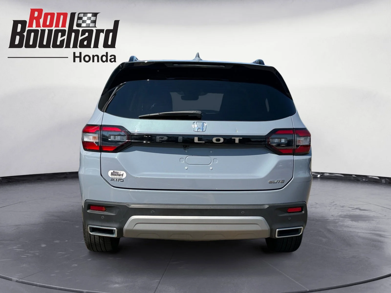 Used 2024 Sonic Gray Pearl Honda Elite image 3