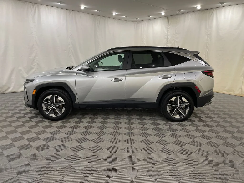 Used 2025 Shimmering Silver Hyundai SEL image 11