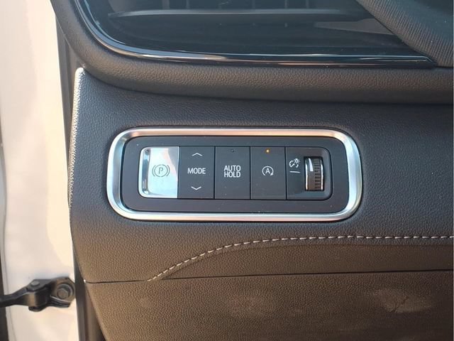 Used 2025 Summit White Buick Preferred image 15
