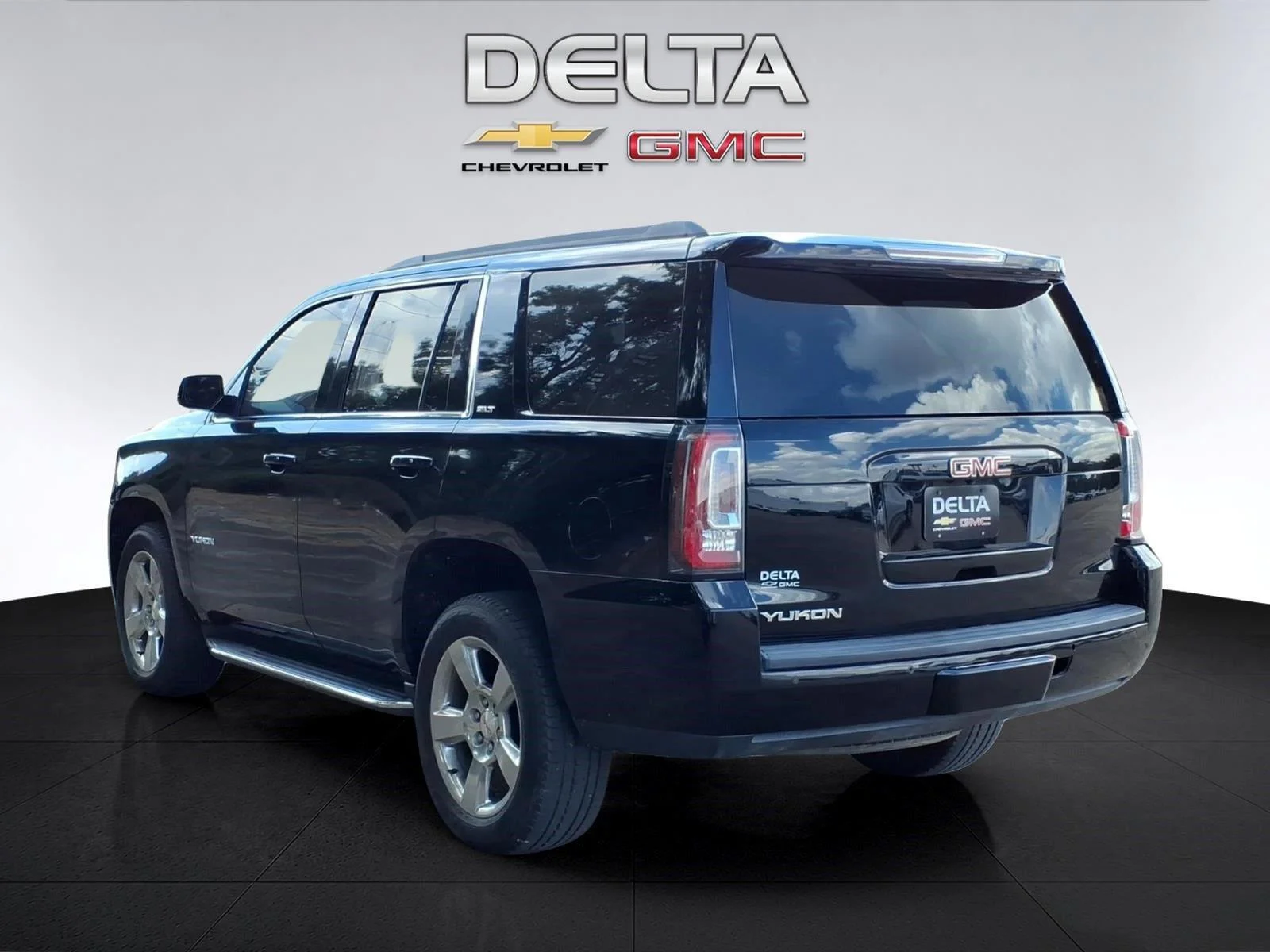 Used 2019 ONYX BLACK GMC SLT image 3