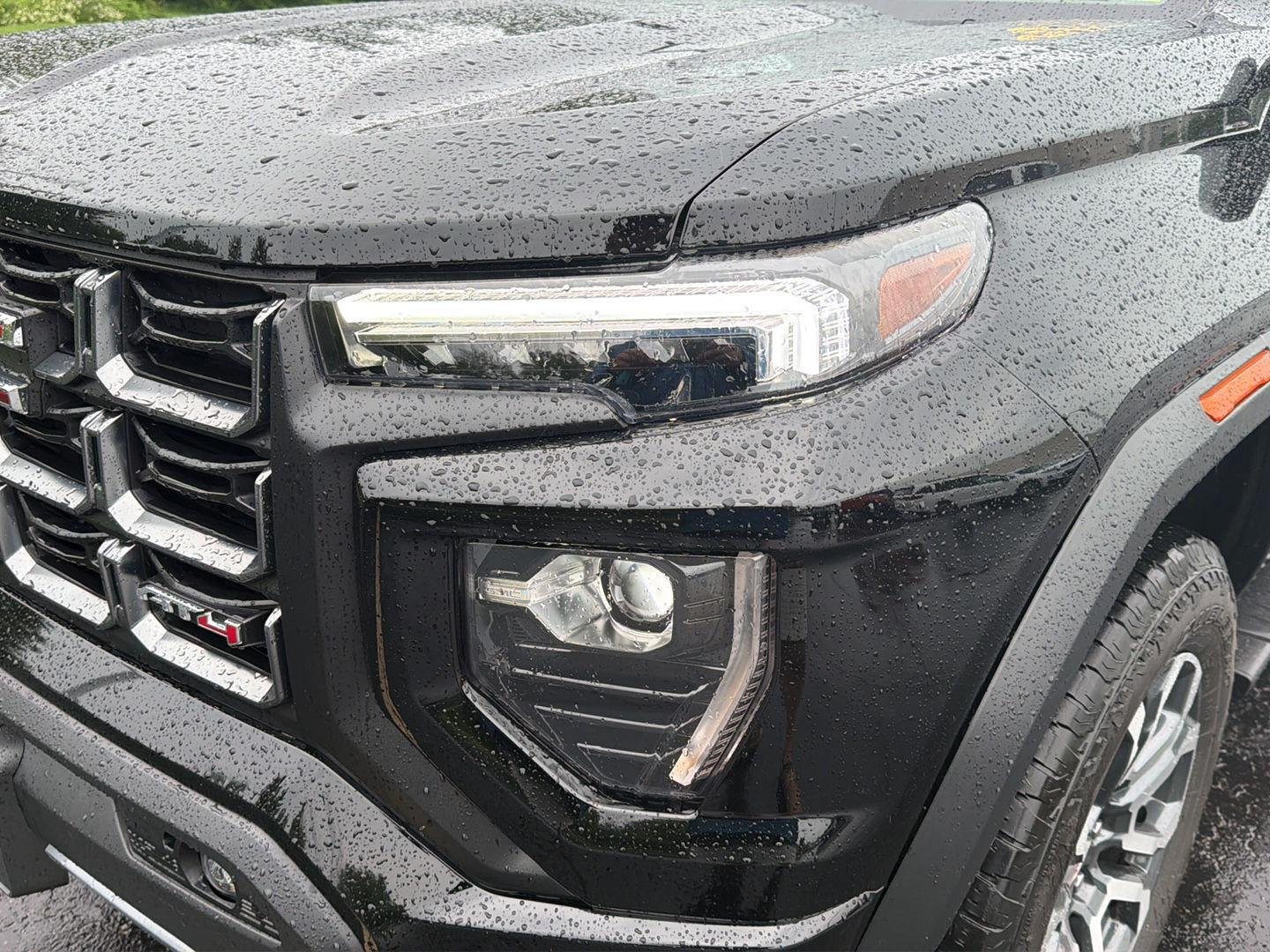 Used 2024 Onyx Black GMC 4WD AT4 image 10