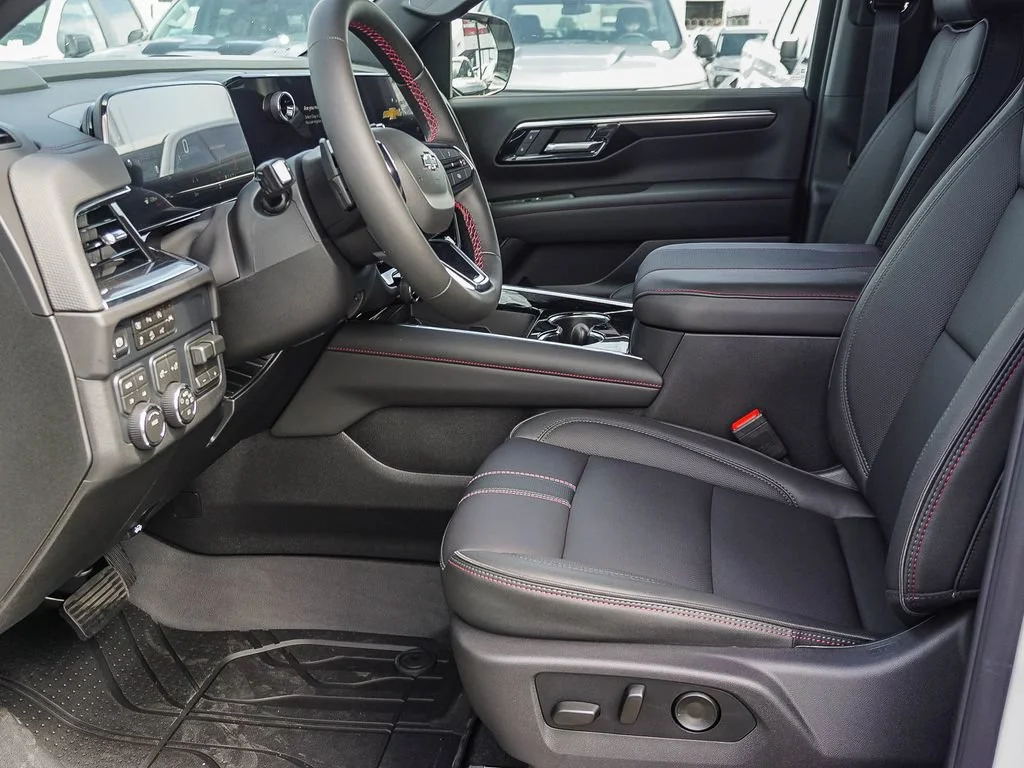 2026 Chevrolet Suburban RST - Photo 17