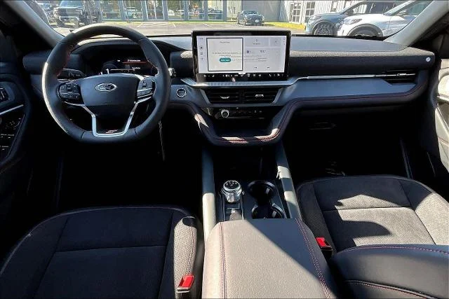 2026 Ford Explorer ST - Photo 18