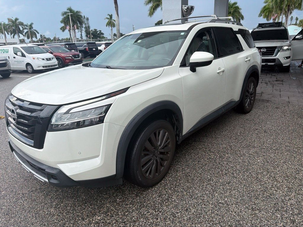 Used 2023 White Nissan SL image 1