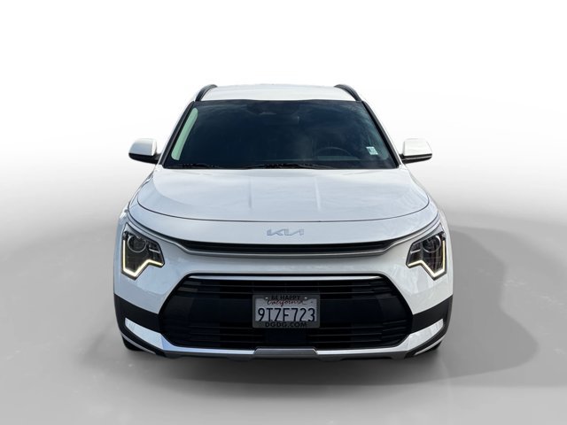 Used 2025 Snow White Pearl Kia EX image 8