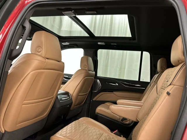 Used 2021 Red Cadillac Sport image 28