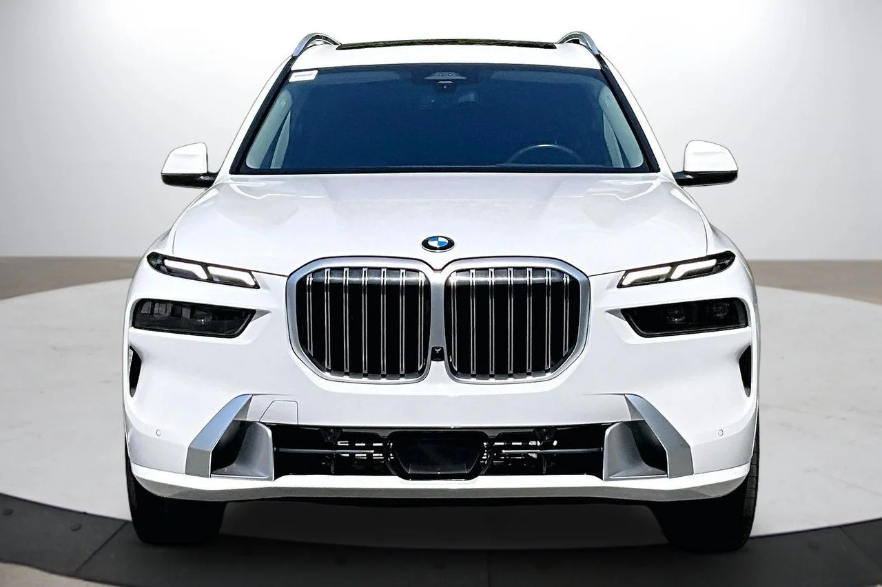 Certified Used 2023 White BMW xDrive40i image 3