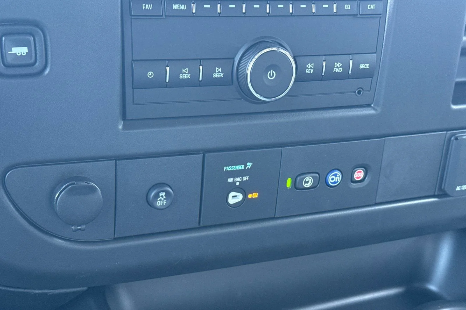 2025 Chevrolet Express Cargo Work Van - Photo 18
