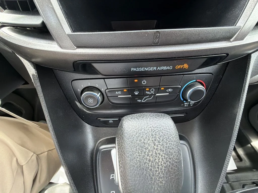 Used 2020 White Ford XL image 24