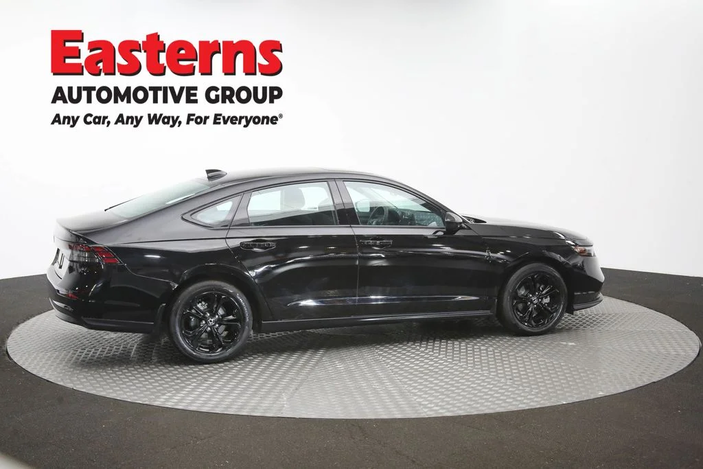 Used 2025 Black Honda SE image 43