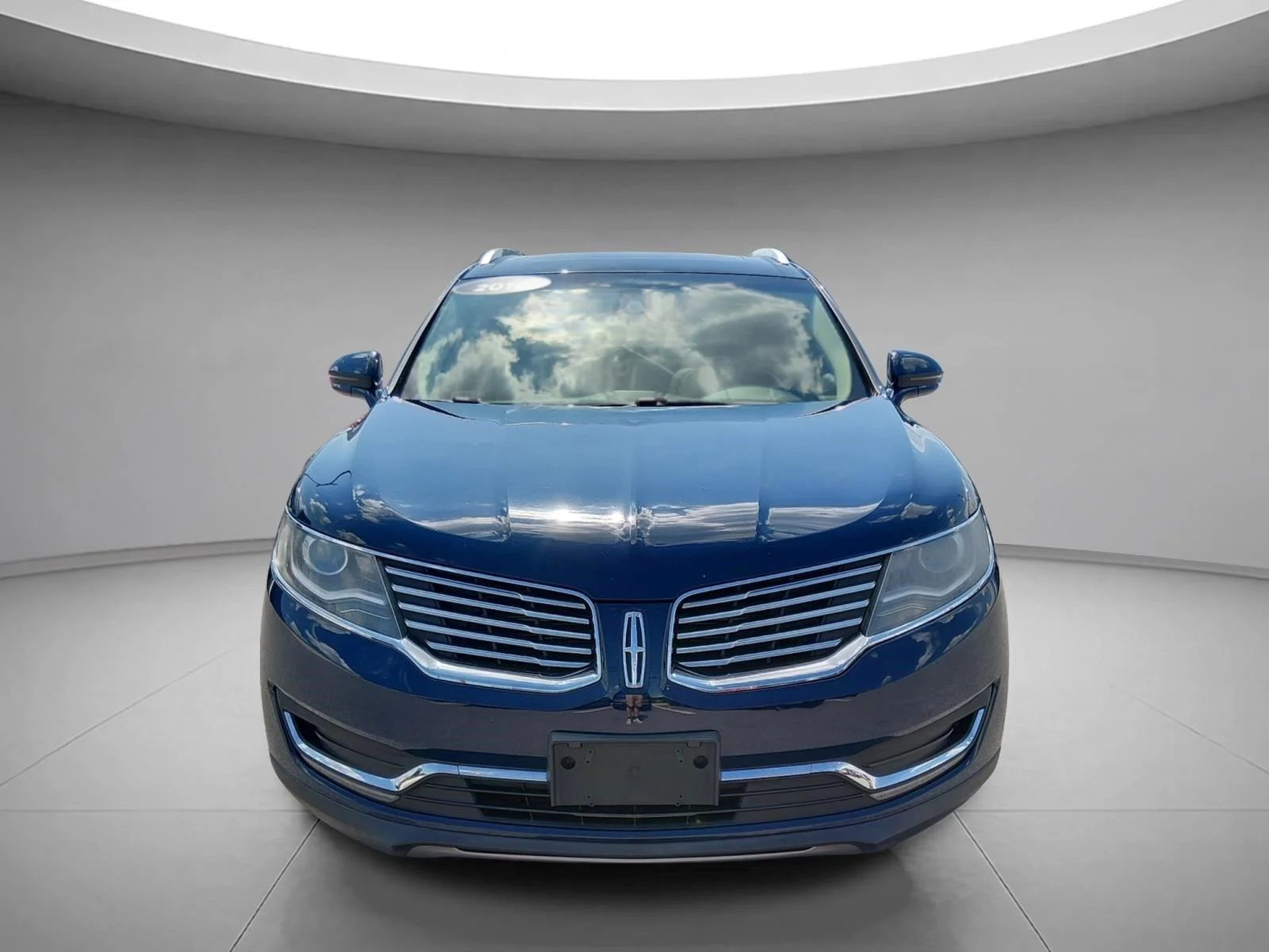 Used 2018 Blue Diamond Metallic Lincoln Reserve image 8
