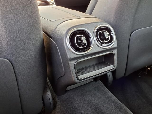 2025 Mercedes-Benz C-Class Sedan C 300 - Photo 18