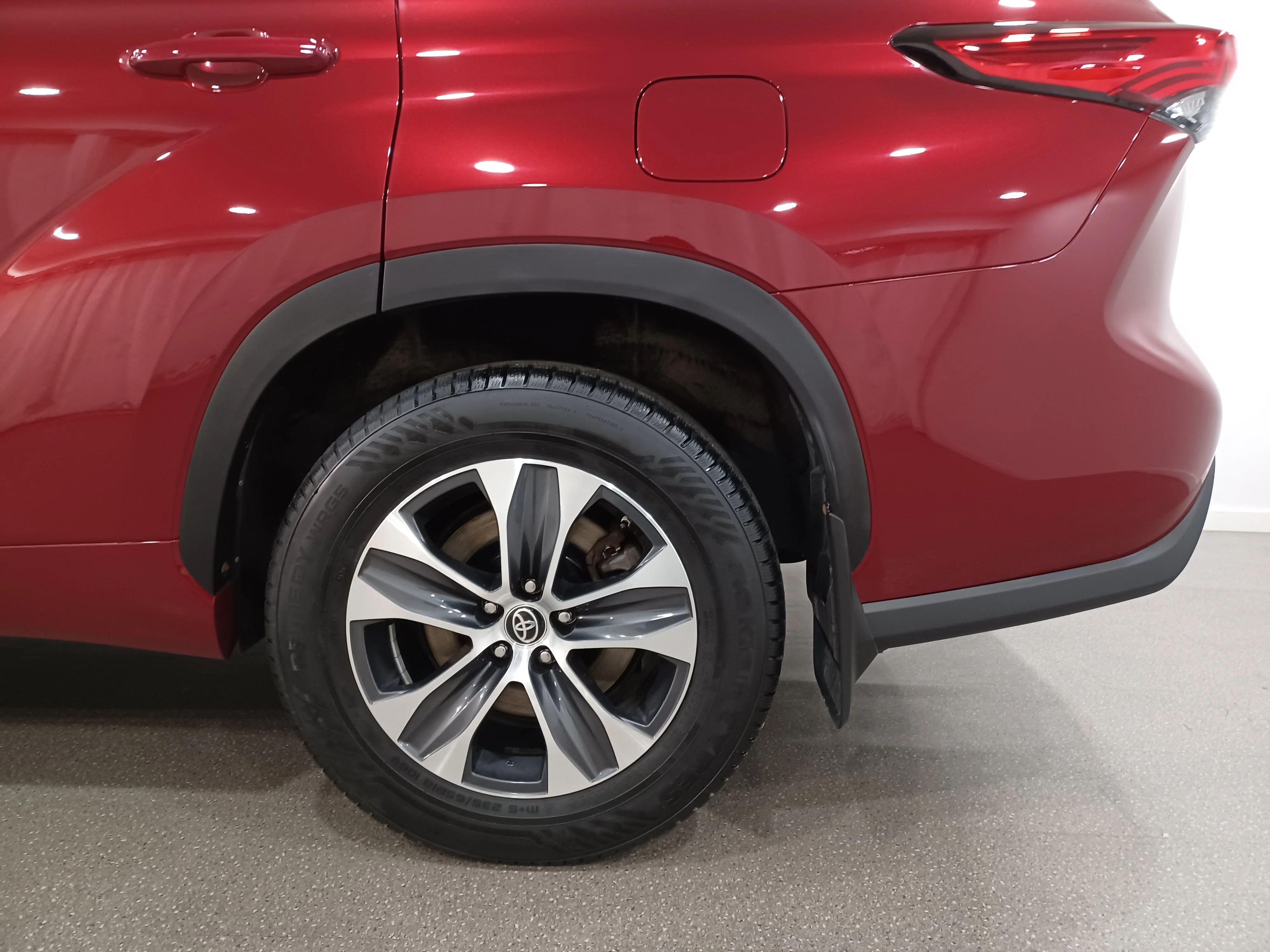 Certified Used 2023 Ruby Flare Pearl Toyota XLE AWD*8 Pass | Adaptive Cruise | Htd Leather | Htd Wheel | Lane Keep Assist | Blind Spot Detection image 23