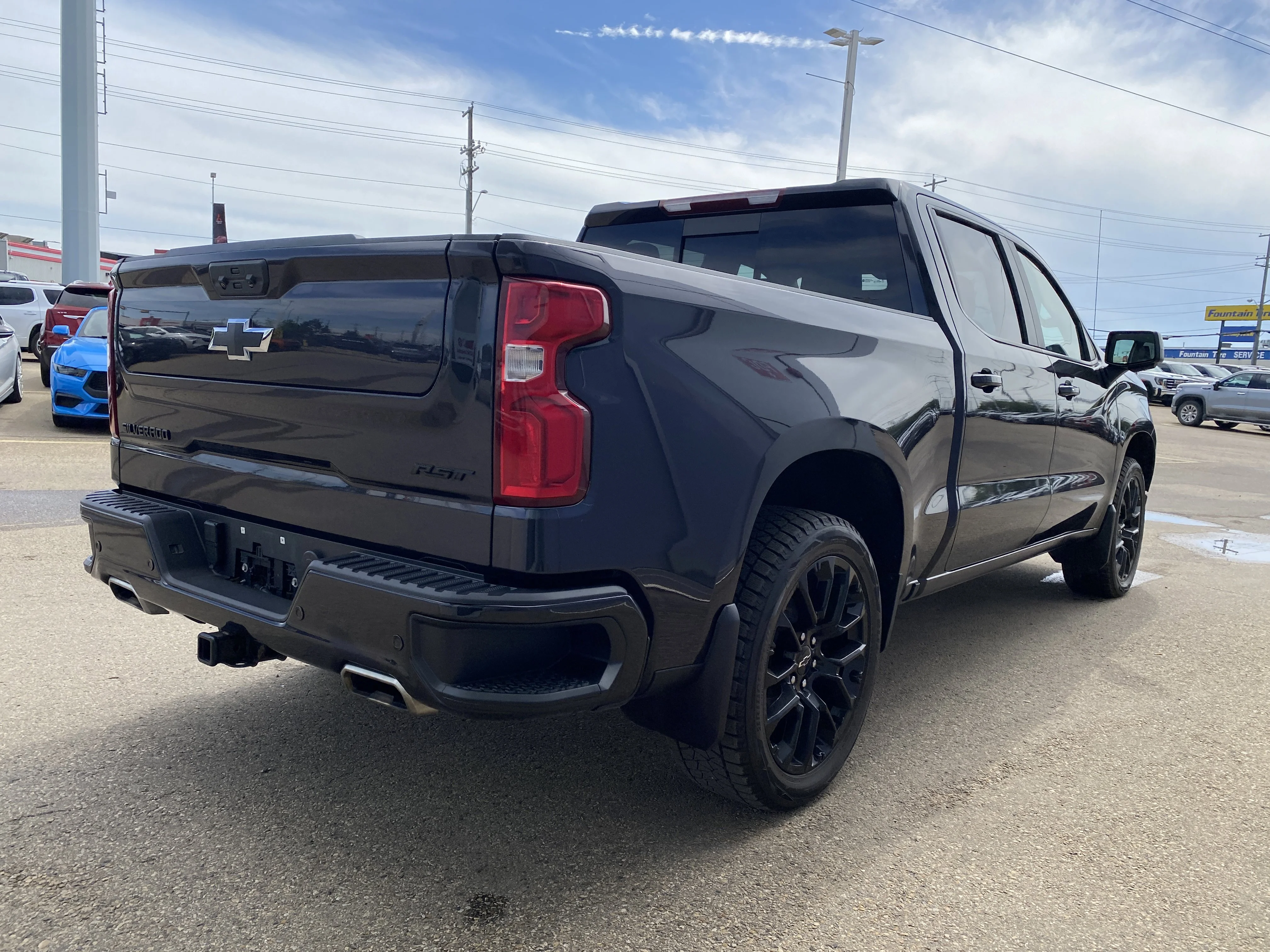 Certified Used 2023 Gray Chevrolet 4WD Crew Cab 147 RST * 6.2L* 22 INCH WHEELS* SUNROOF* image 5