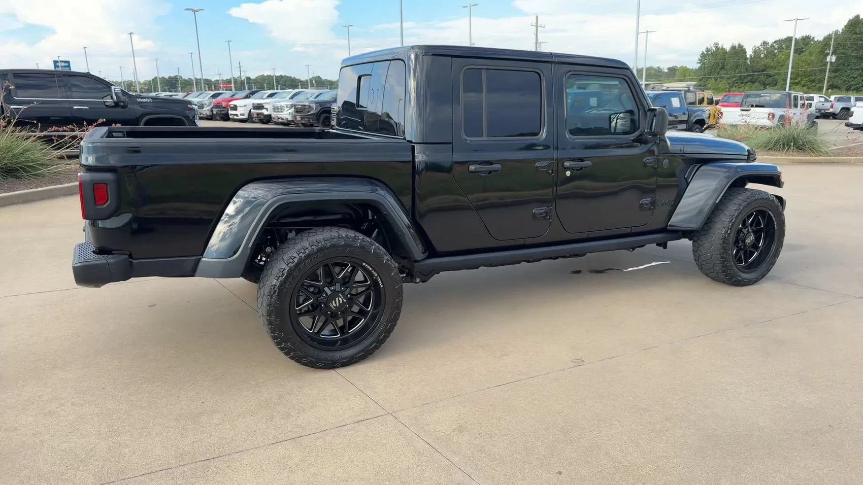 Used 2025 Black Clearcoat Jeep Nighthawk image 9