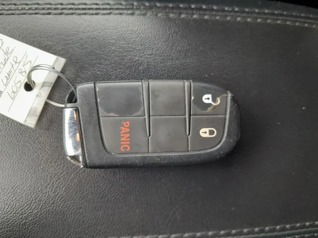 Used 2024 White Jeep Latitude image 10