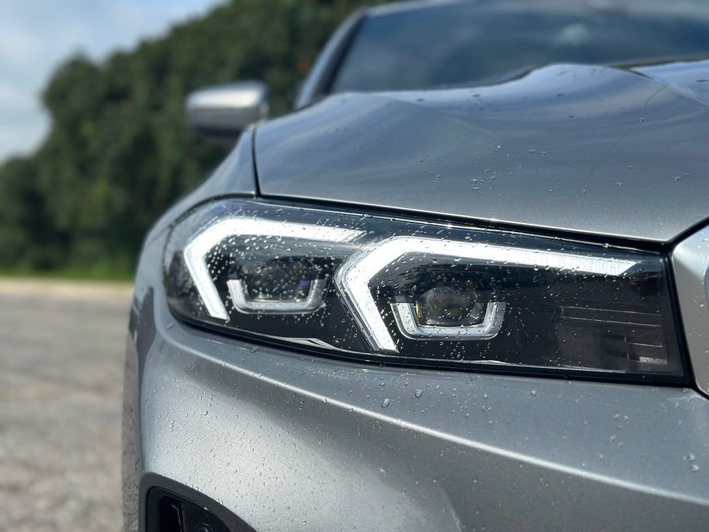 New 2026 Skyscraper Grey Metallic BMW 330i xDrive image 9