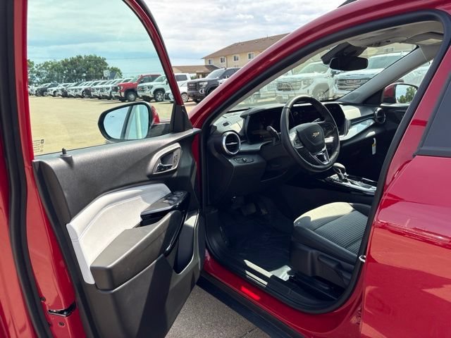 2026 Chevrolet Trax LT - Photo 10
