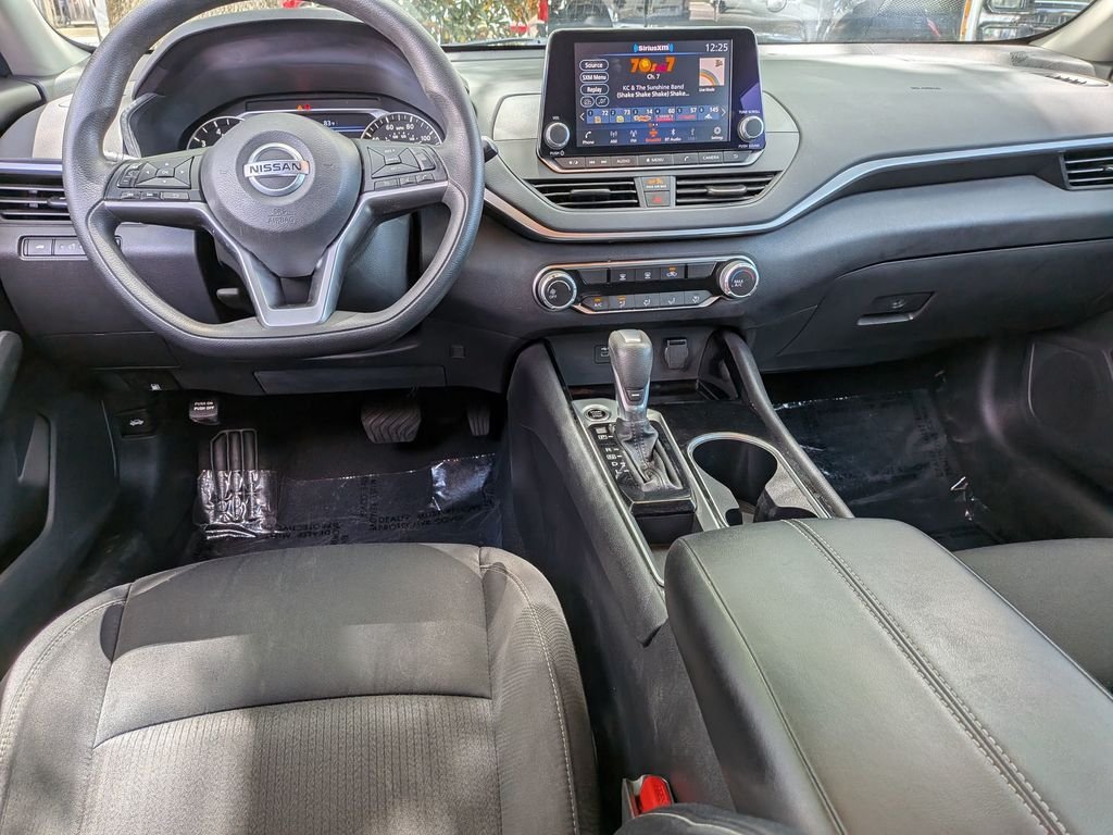Used 2021 Red Nissan 2.5 SV image 31
