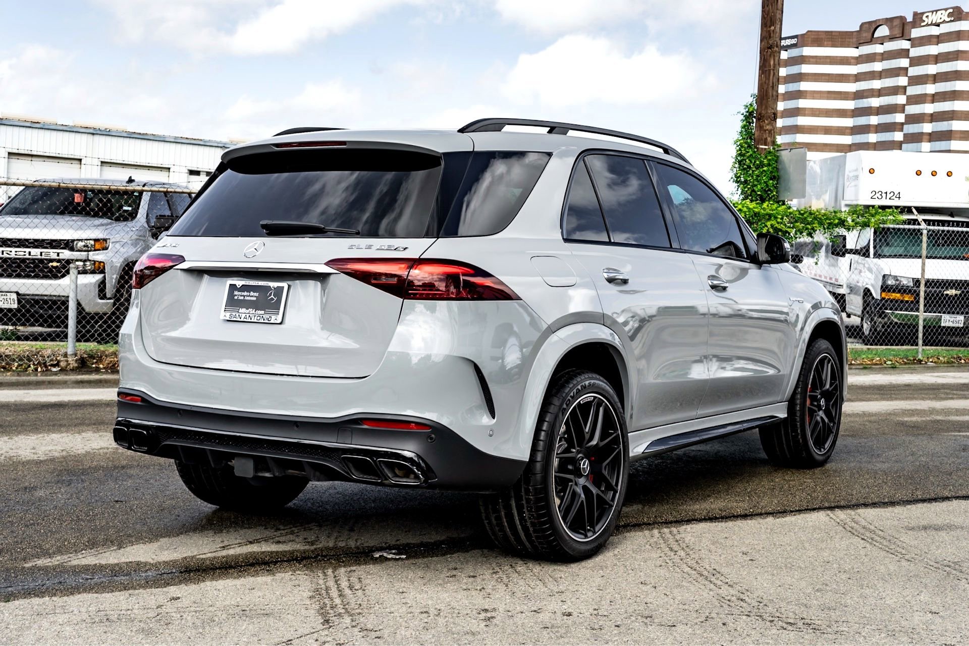 New 2025 MANUFAKTUR Alpine Grey Mercedes-Benz AMG® GLE 63 S 4MATIC+ SUV image 26